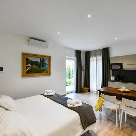 Regina E Oriente Apartment